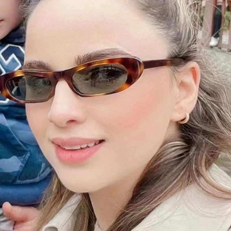 Gafas De Sol Ovaladas Pequeñas