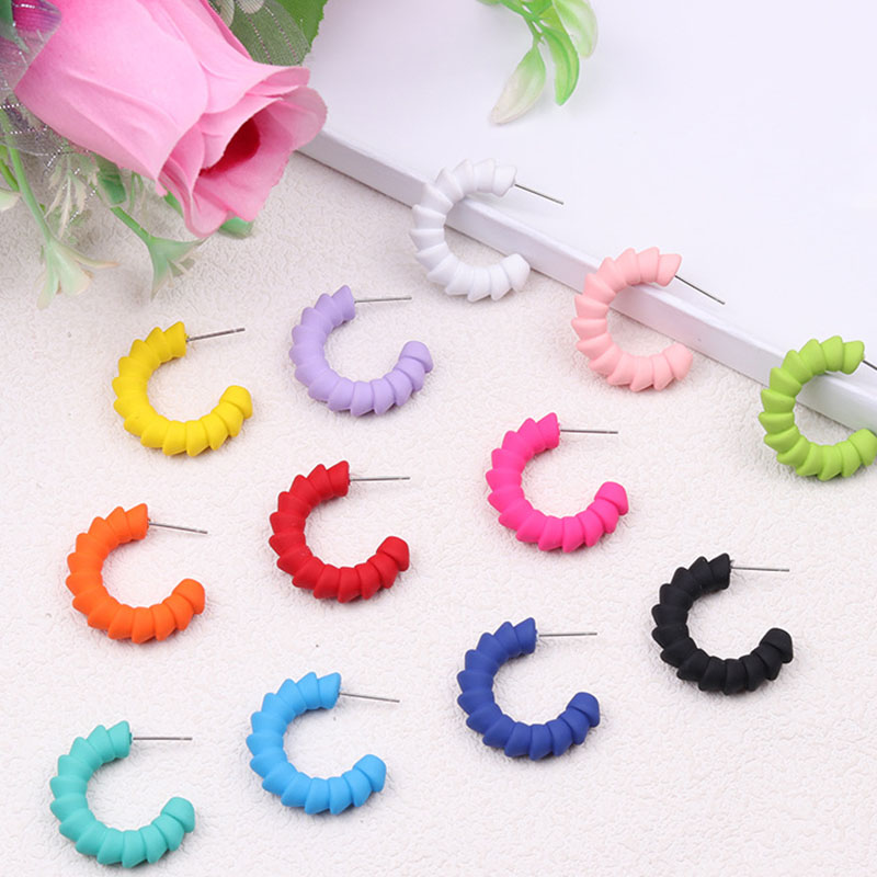 Pendientes En Forma De C Con Capas De Acrílico