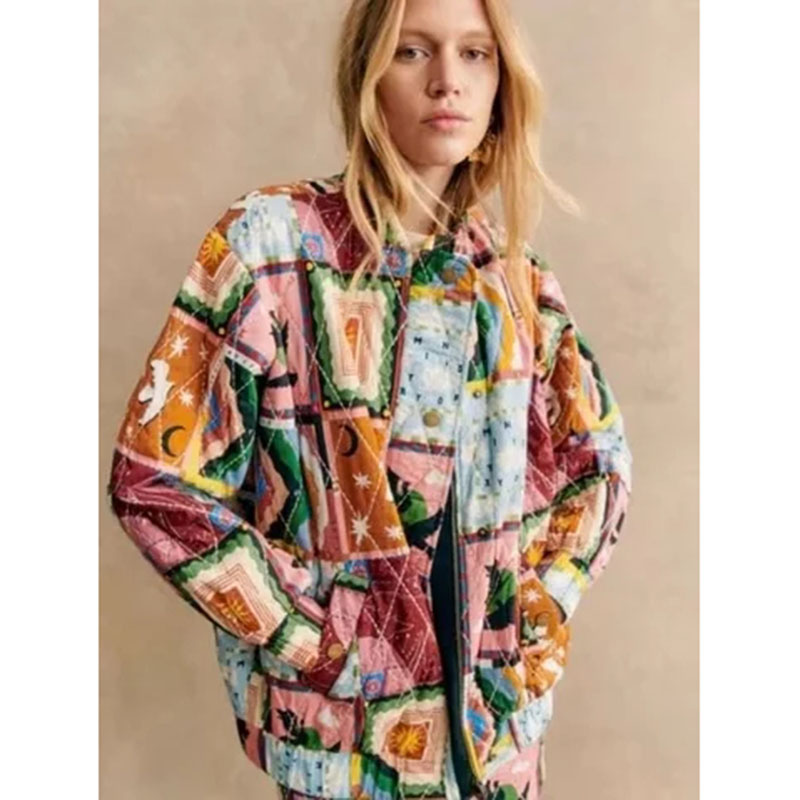 Chaqueta Con Cuello Alto Y Estampado De Grafitis