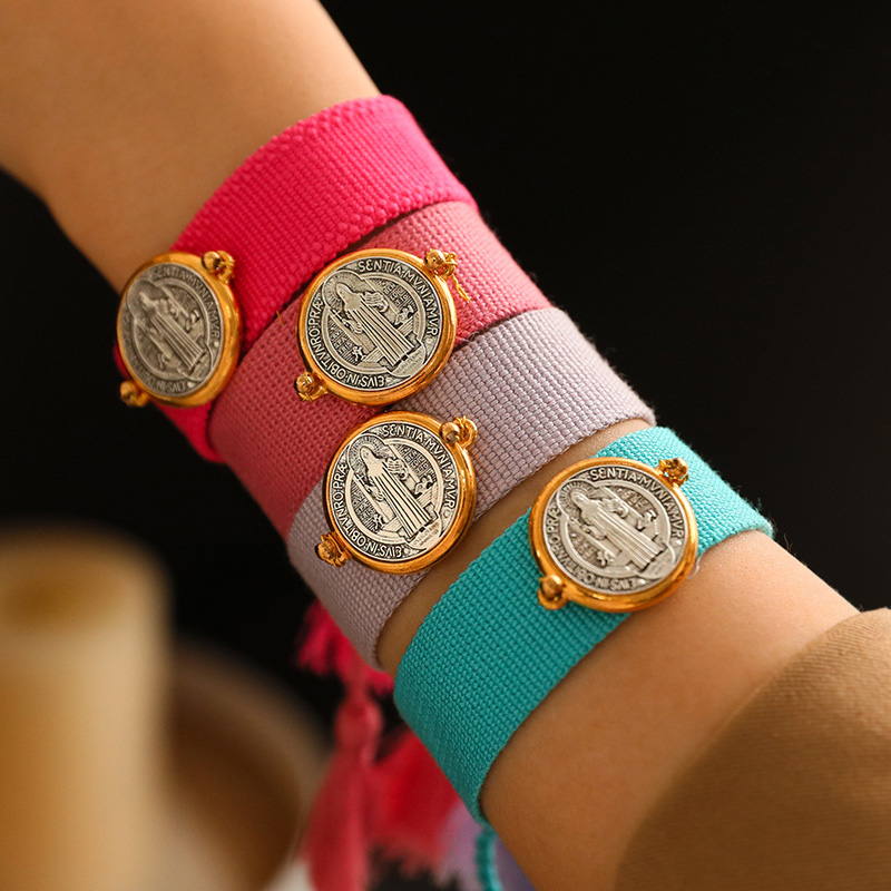 Pulsera De Borla Trenzada Con Retrato Redondo De Acero De Titanio