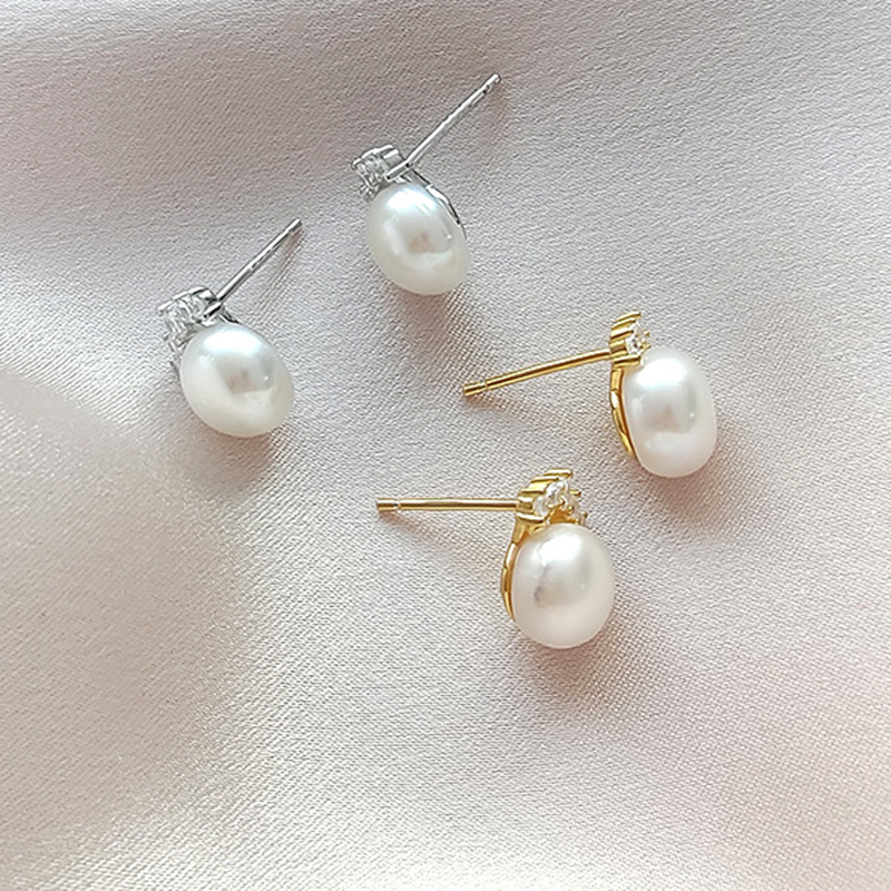 Pendientes De Plata Con Diamantes Y Perlas.