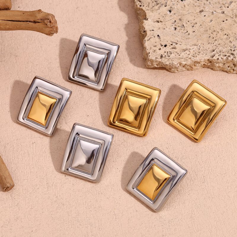 Pendientes Cuadrados De Acero Inoxidable Chapados En Oro