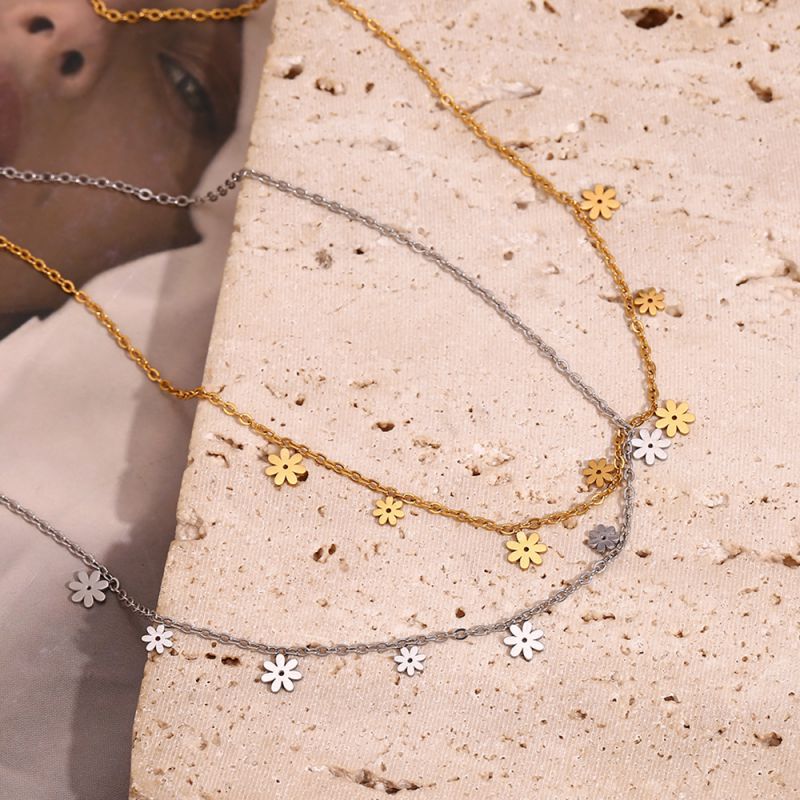 Collar De Flor De Margarita Bañado En Oro De Acero Inoxidable