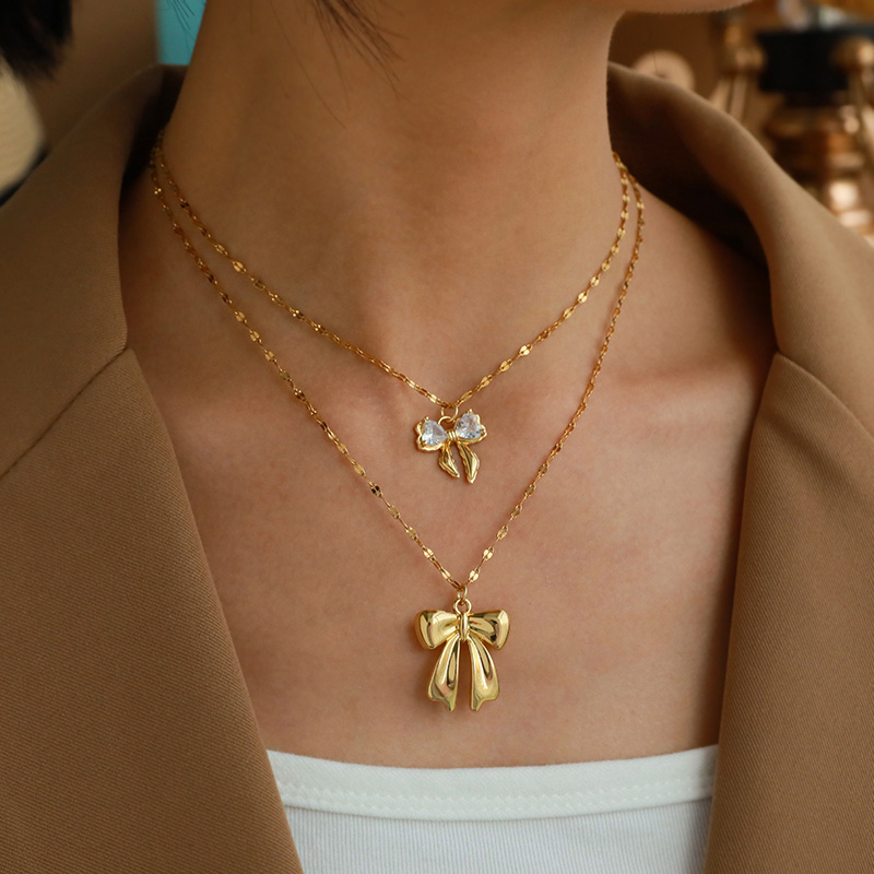 Collar Con Colgante De Amor De Circonio Y Acero De Titanio Con Incrustaciones