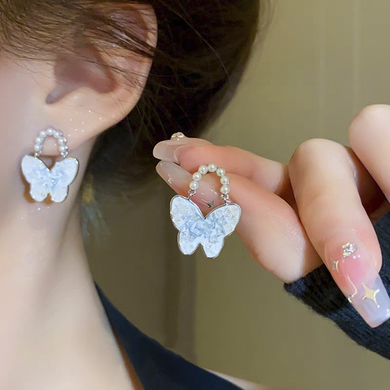Aretes De Mariposa Con Degradado De Cristal Y Perlas De Metal