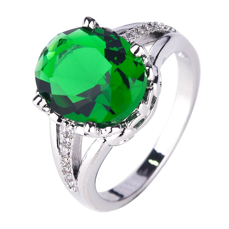 Anillo Ovalado De Circonitas Engastadas En Cobre
