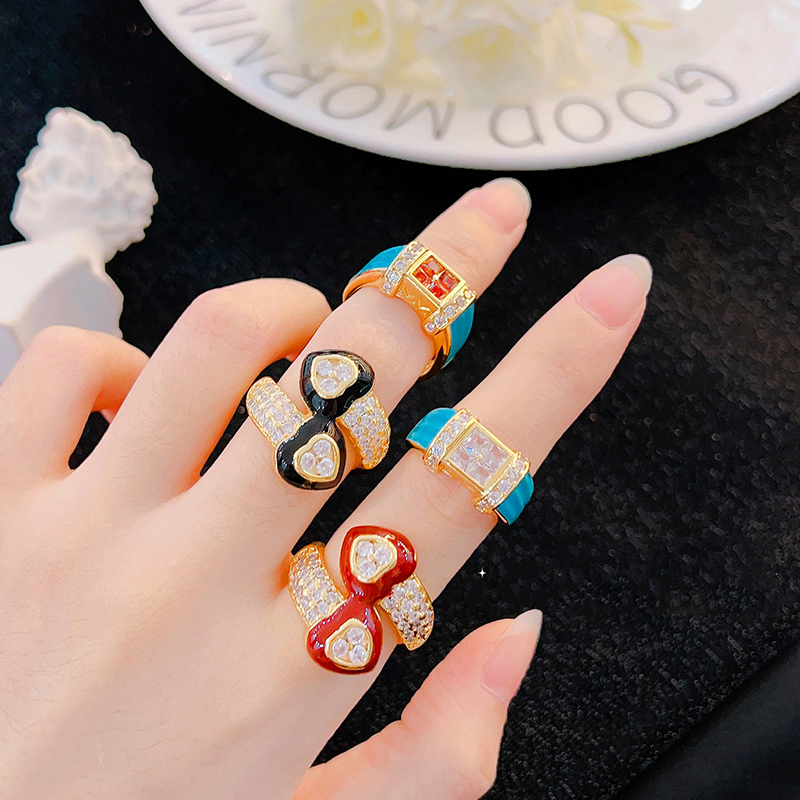 Anillo Cuadrado De Diamantes De Cobre