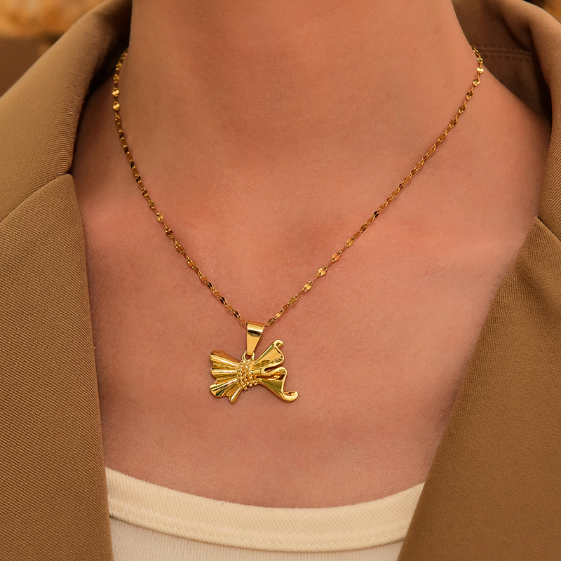 Collar Con Colgante De Lazo De Acero De Titanio