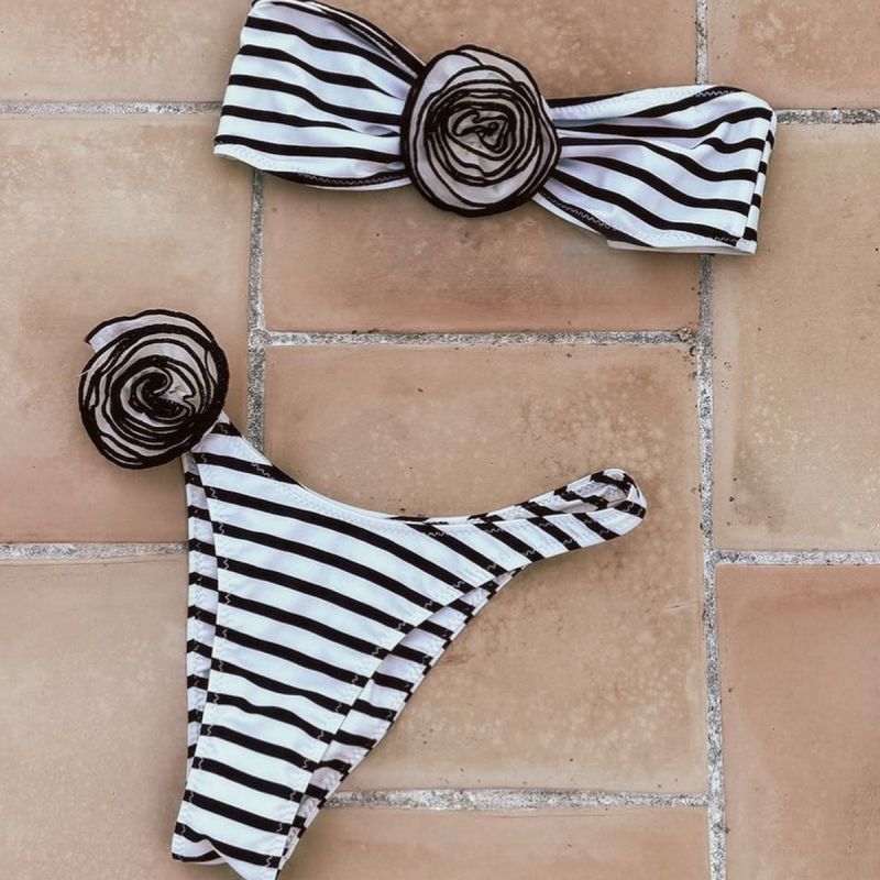 Bikini Traje De Baño Con Abertura Floral Tridimensional De Nailon