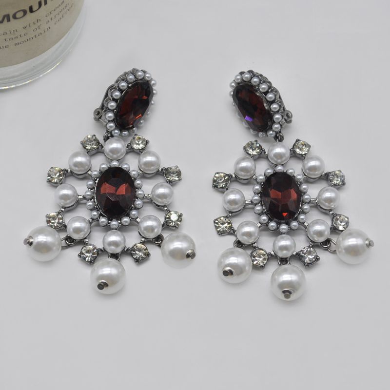 Pendientes Geométricos Ovalados De Diamantes Y Perlas