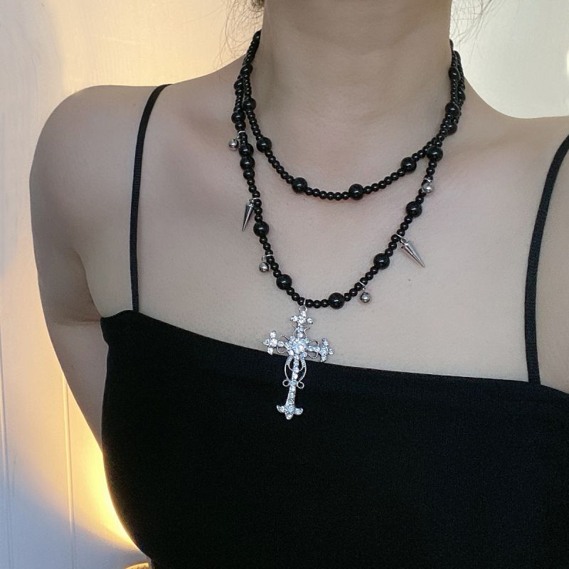 Collar Multicapa Con Cruz De Diamantes Y Cuentas De Aleación