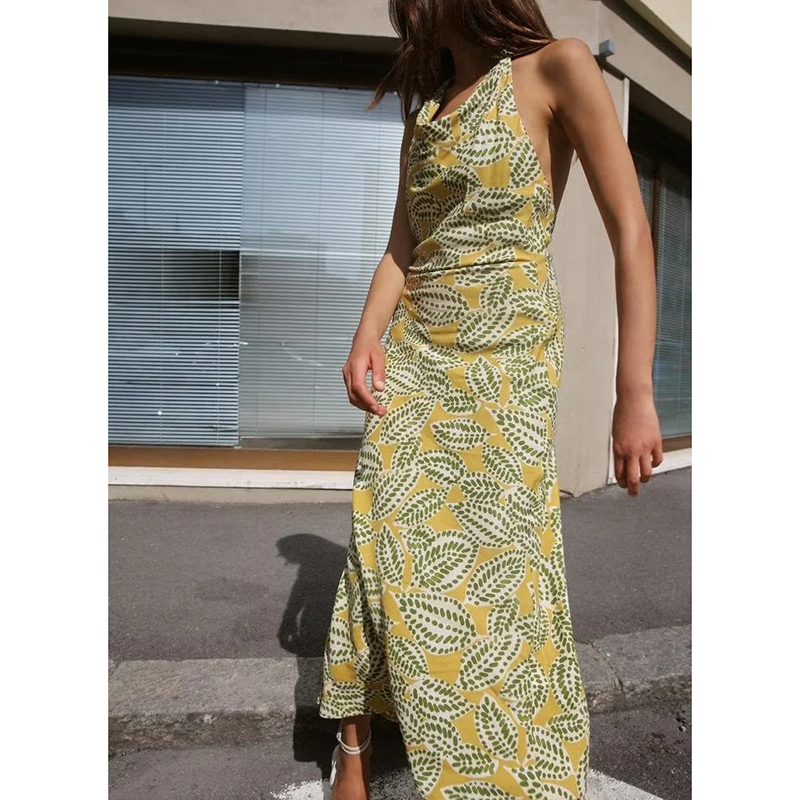 Vestido Largo Estampado Con Cuello Halter
