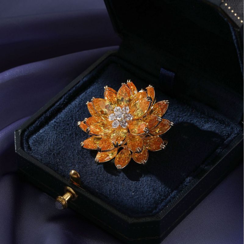 Broche De Loto De Nieve De Cobre Y Diamantes