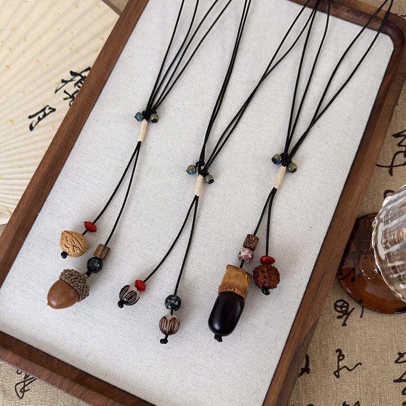 Collar Trenzado De Piñones De Cerámica