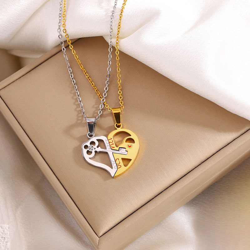 Conjunto De Collar Con Llave De Corazón De Acero Titanio