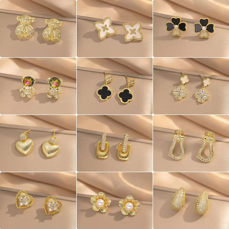 Pendientes Redondos De Diamantes De Cobre
