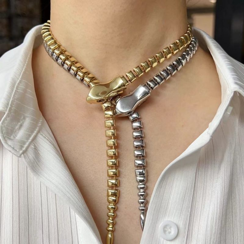 Collar De Aleación Con Hueso De Serpiente