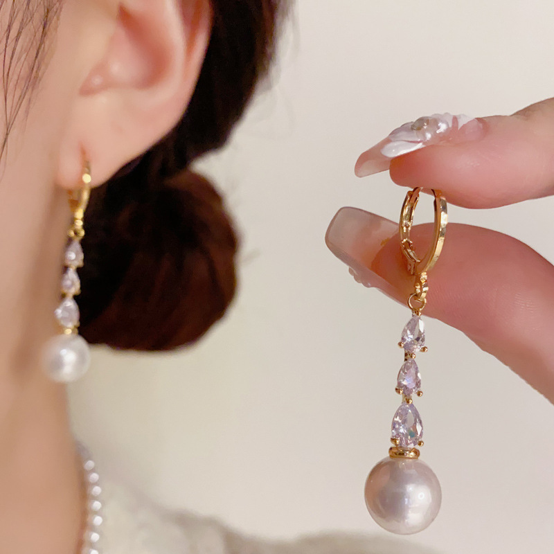 Pendientes De Aro Con Perla Y Diamantes De Cobre