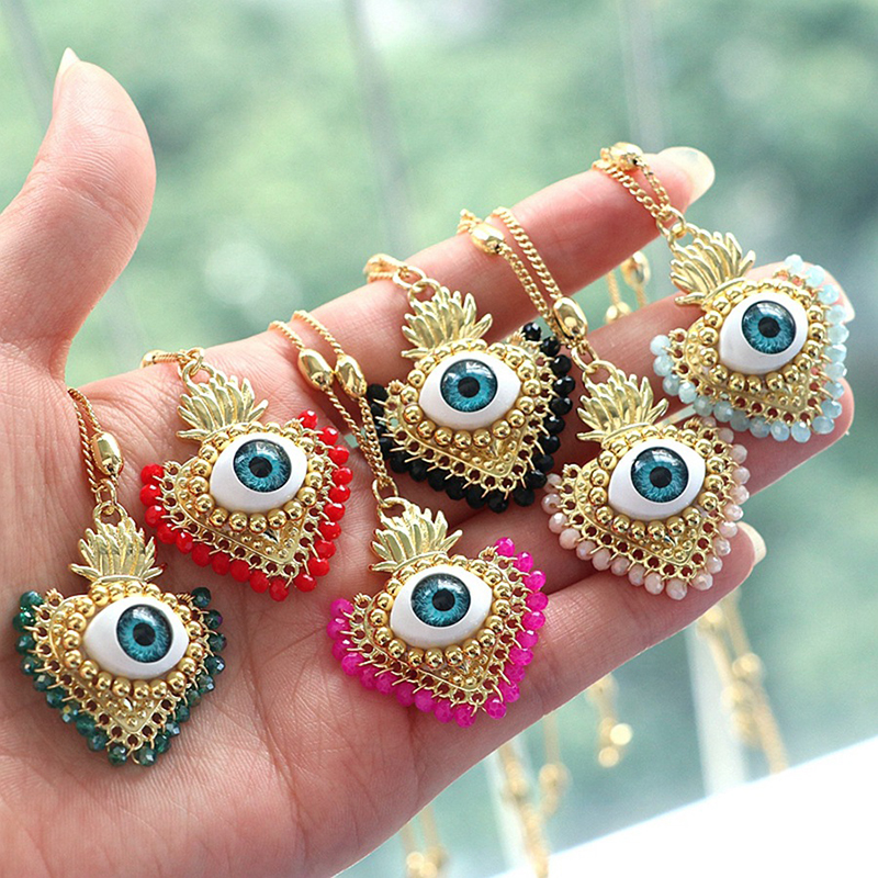Collar Con Ojos De Corazón Y Cristales Envolventes