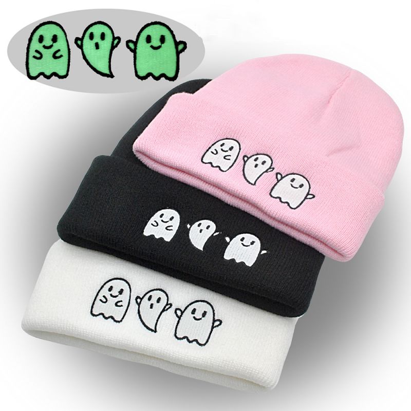 Gorro Acrílico Con Bordado De Fantasma