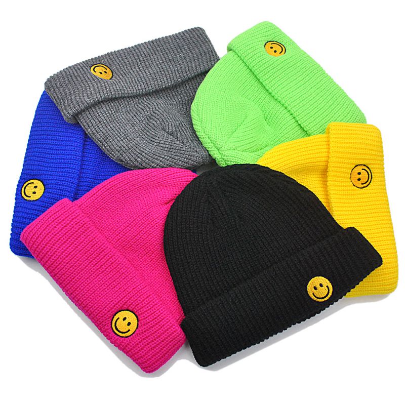 Gorro Con Cara Sonriente Bordada
