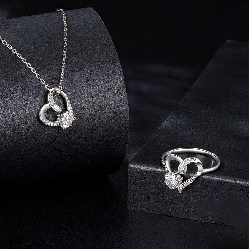 Anillo De Plata Con Corazón De Diamantes