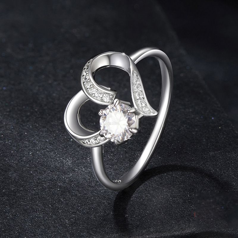 Anillo De Plata Con Corazón De Diamantes