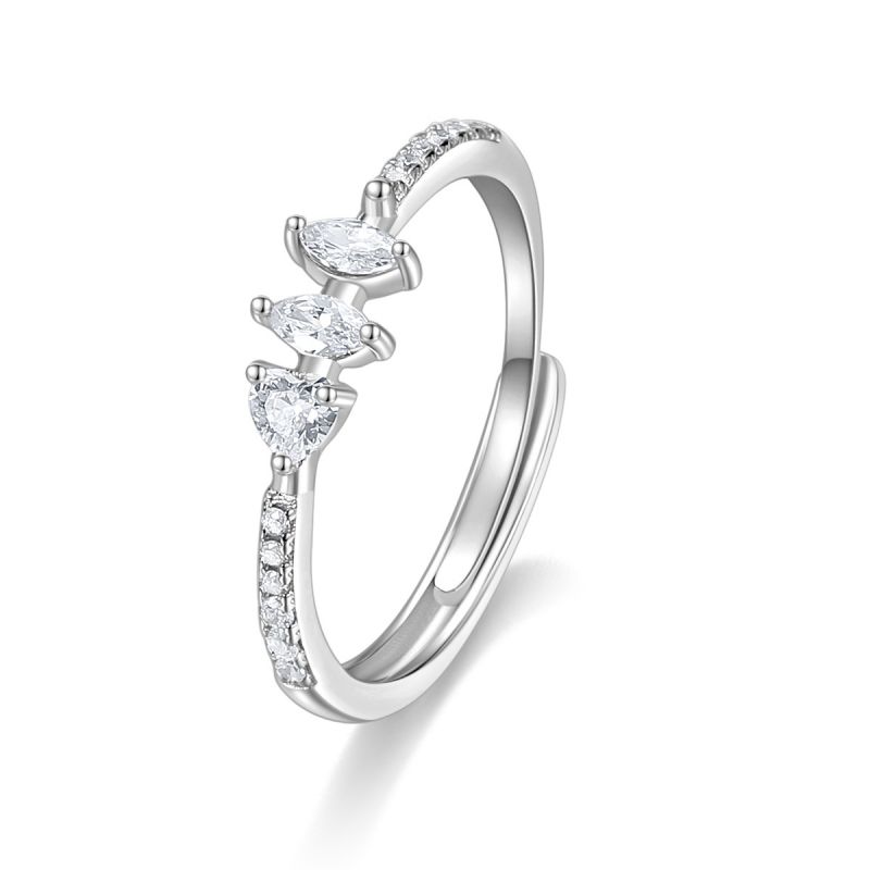 Anillo De Plata Con Diamantes Redondos
