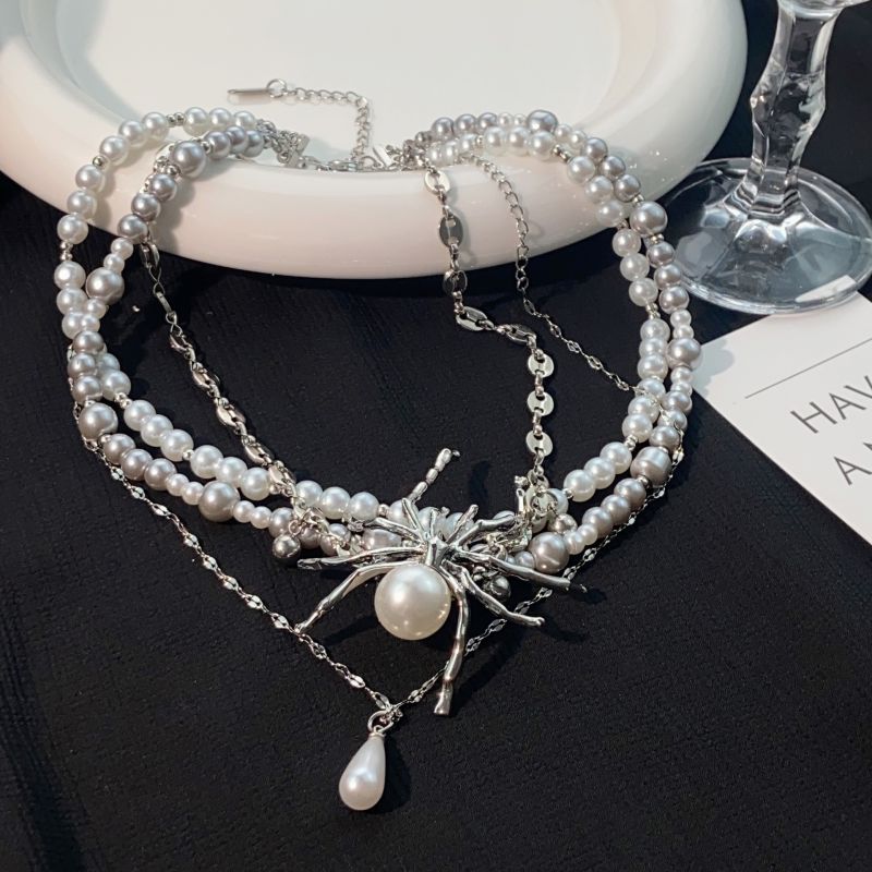 Collar Multicapa Con Forma De Araña Y Cuentas De Resina Y Perlas