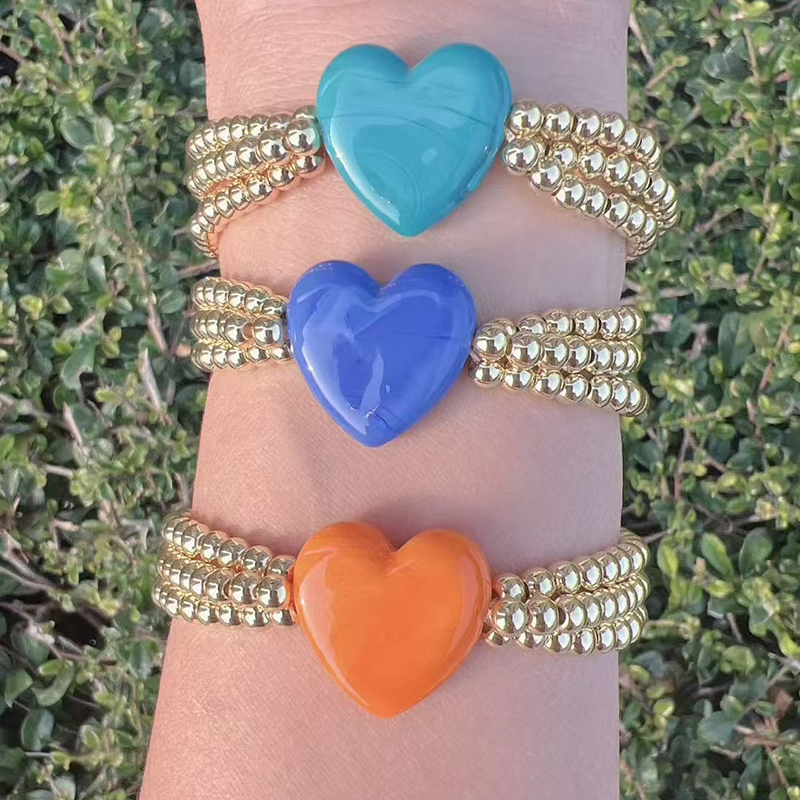 Pulsera De Corazón Con Cuentas De Cobre Bañadas En Oro