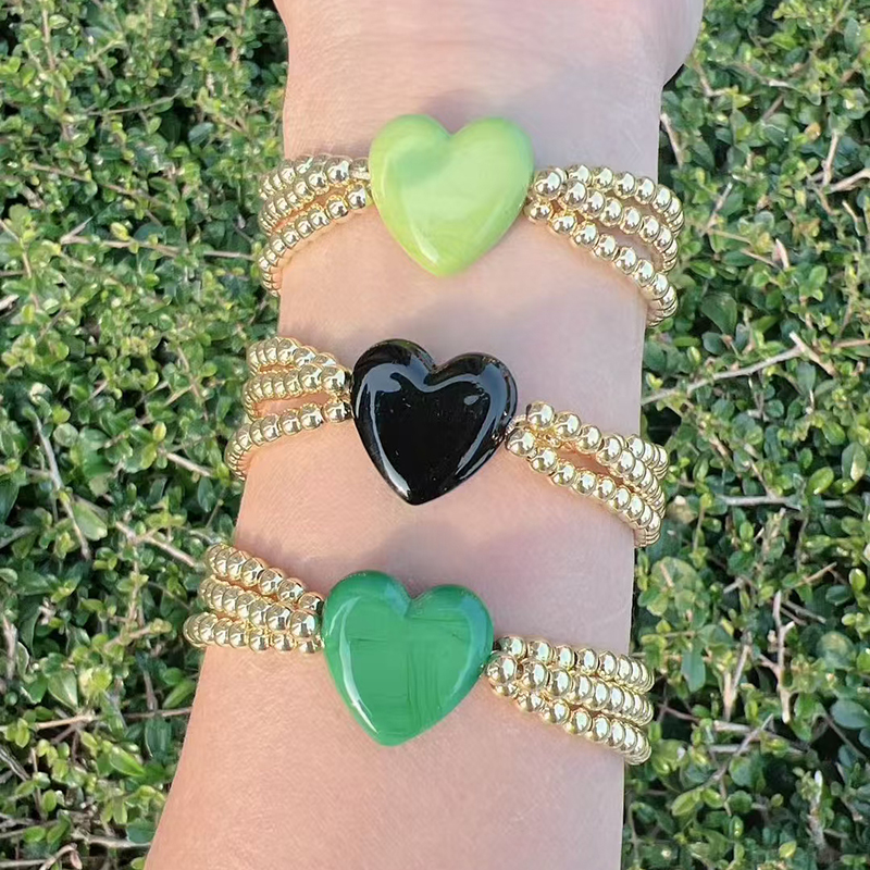 Pulsera De Corazón Con Cuentas De Cobre Bañadas En Oro