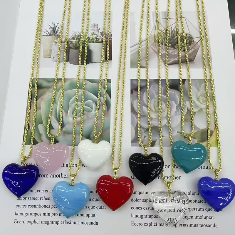 Collar De Corazón Con Gotas De Aceite De Cobre