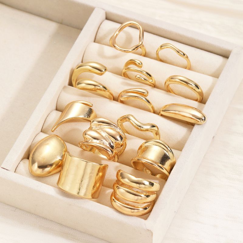 Juego De Anillos De Curvas Suaves E Irregulares