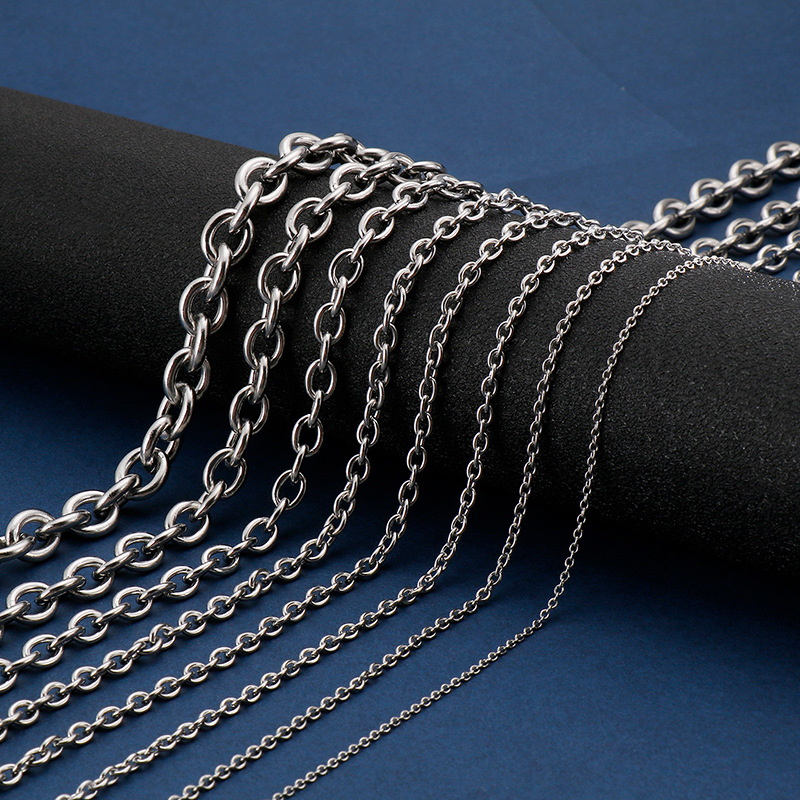 Collar De Hombre Con Cadena Geométrica De Acero Y Titanio