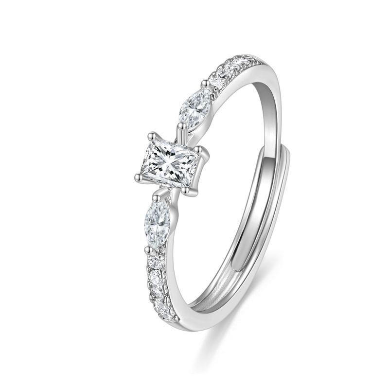 Anillo De Plata Con Diamantes Redondos
