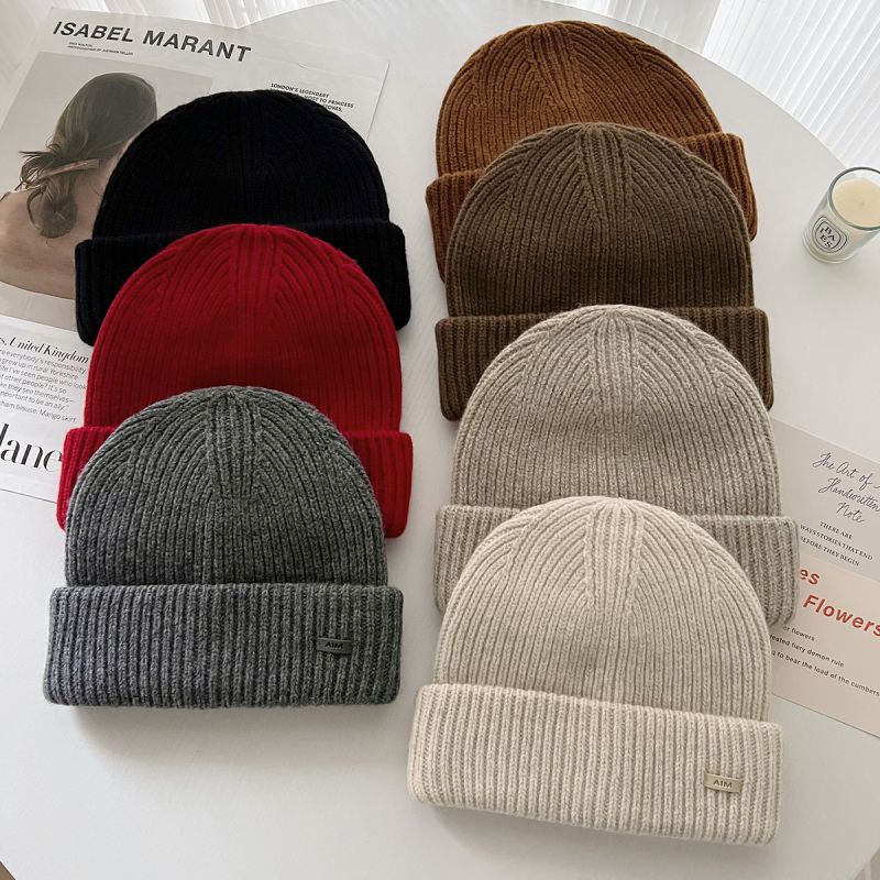 Gorro De Lana Con Etiqueta Tejida
