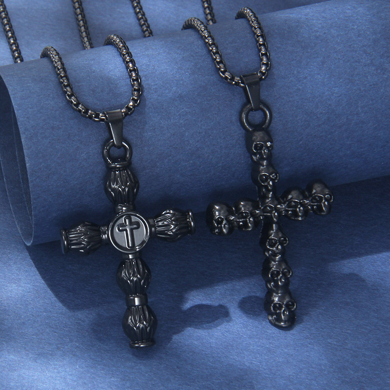 Collar Con Cruz De Calavera De Acero Inoxidable
