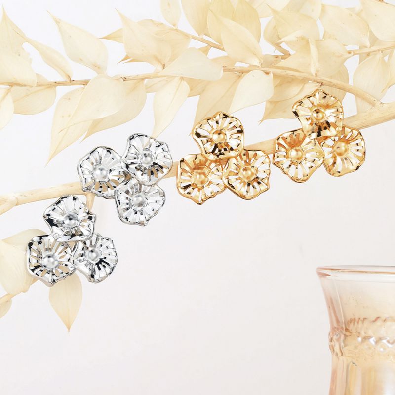 Pendientes De Flores Huecas De Metal