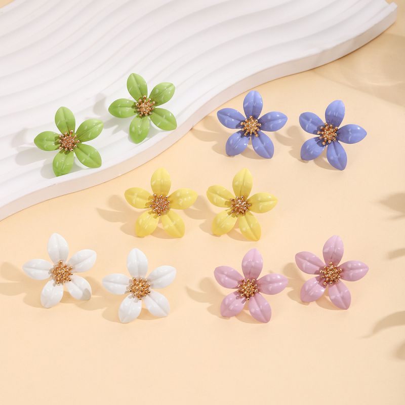 Pendientes De Flores De Metal Pintados Con Aerosol