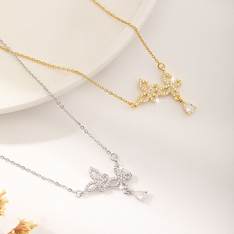 Collar De Mariposa Con Diamantes De Acero De Titanio