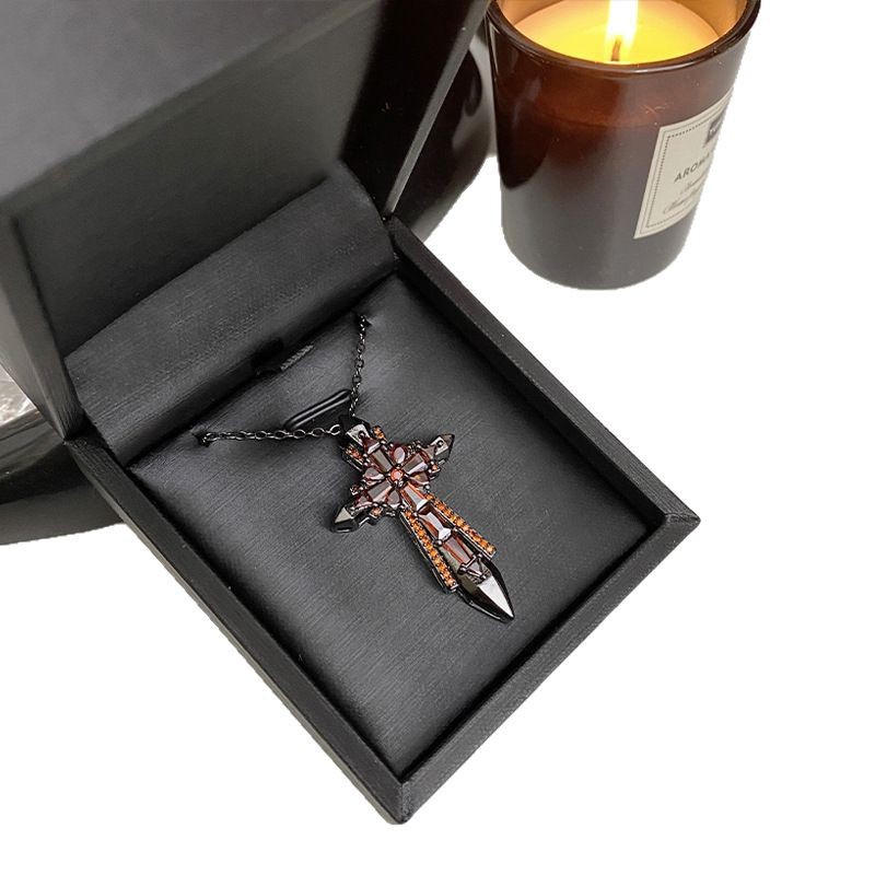 Colgante De Cruz De Diamantes De Cobre Para Hombre (sin Cadena)