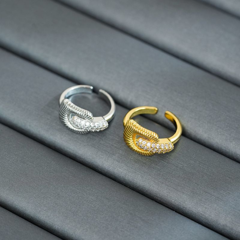 Anillo Redondo De Cobre Y Diamantes