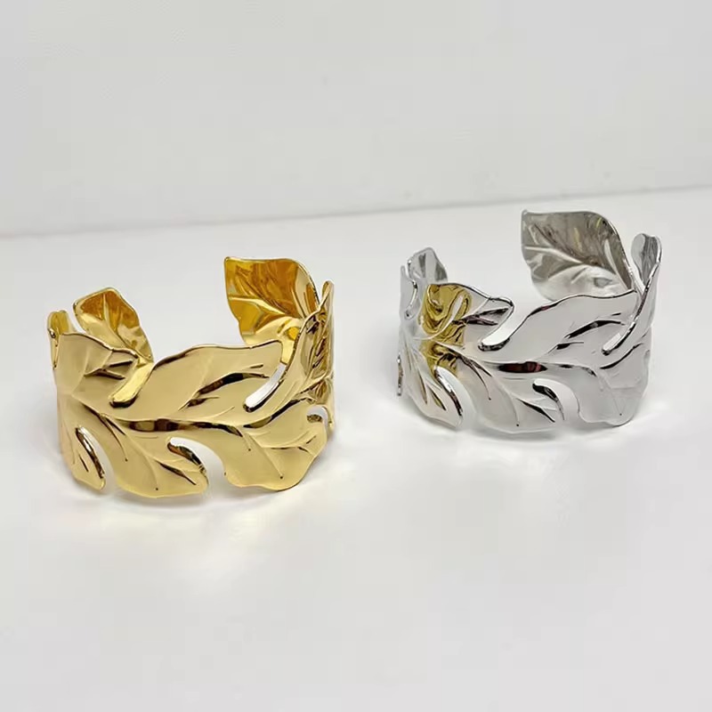 Pulsera Brazalete Con Hojas De Metal