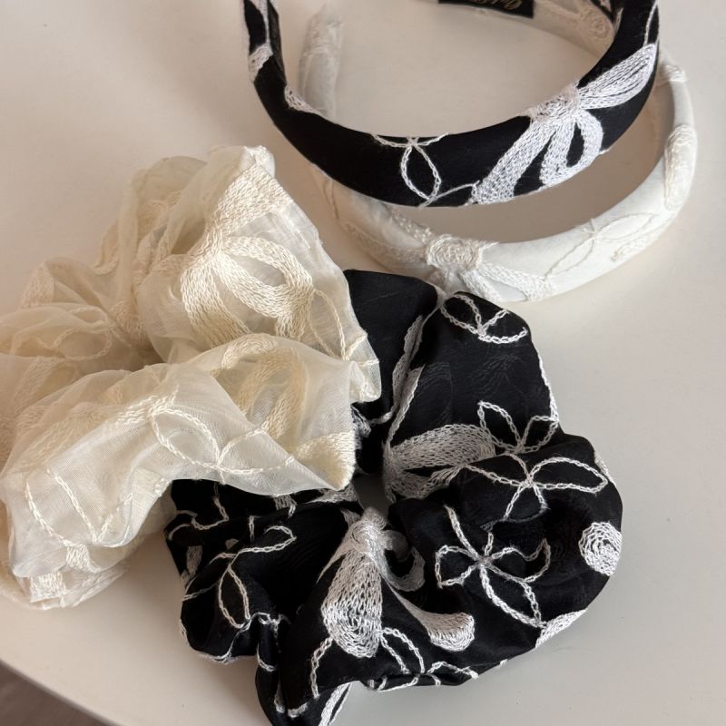 Diadema De Ala Ancha Con Estampado Bordado De Tela