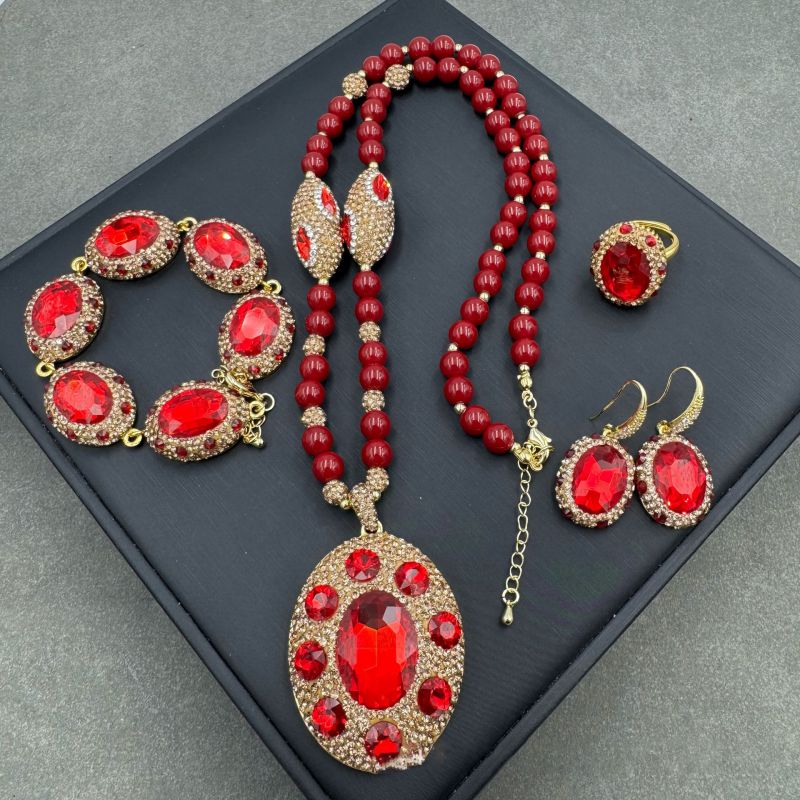 Conjunto De Pulsera Collar Pendientes Y Anillo Con Diamantes Ovalados