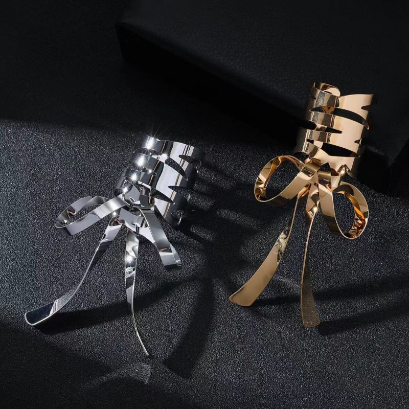 Anillo Para El Cabello Con Lazo De Metal