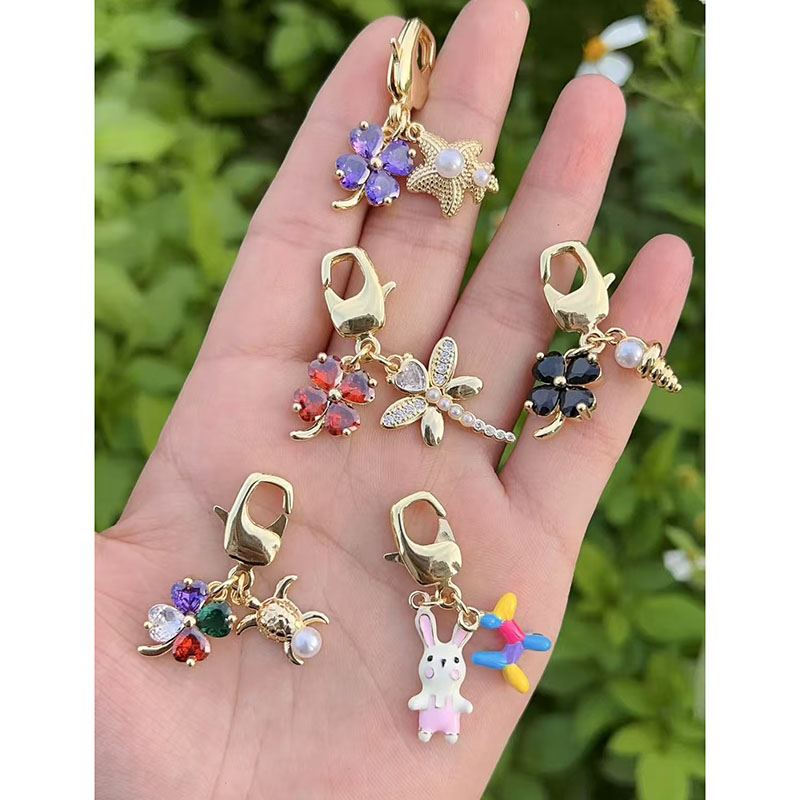 Colgante De Conejo Caracola Pétalo De Estrella De Mar Y Diamante Bañado En Oro Y Cobre (sin Cadena)