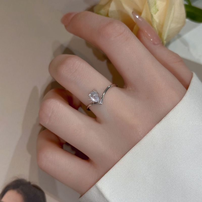 Anillo De Lágrima De Plata Y Diamantes