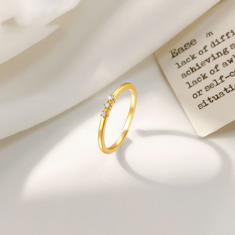 Anillo De Plata Con Diamantes Redondos