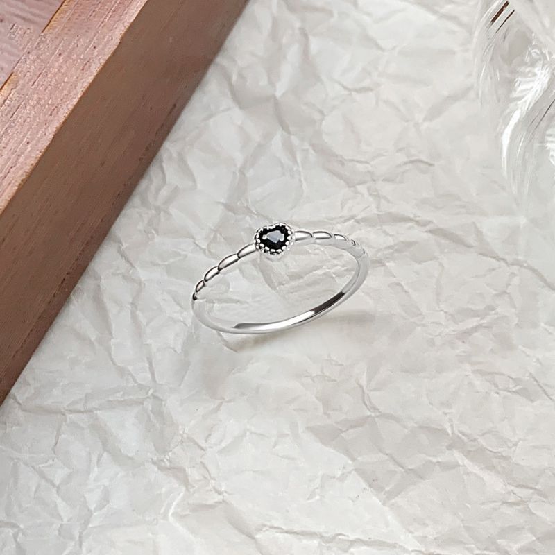 Anillo De Plata Con Corazón De Diamantes